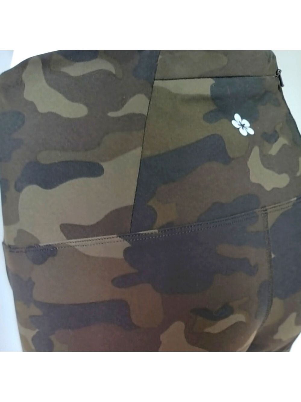 Tuff Athletics Green Camo Yoga Leggings Size L